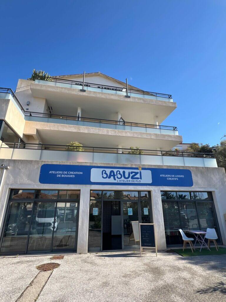 Façade de la boutique Babuzi - L'Atelier de Flo au Lavandou